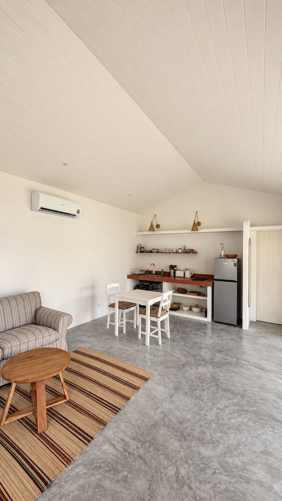 Pomelo — living area