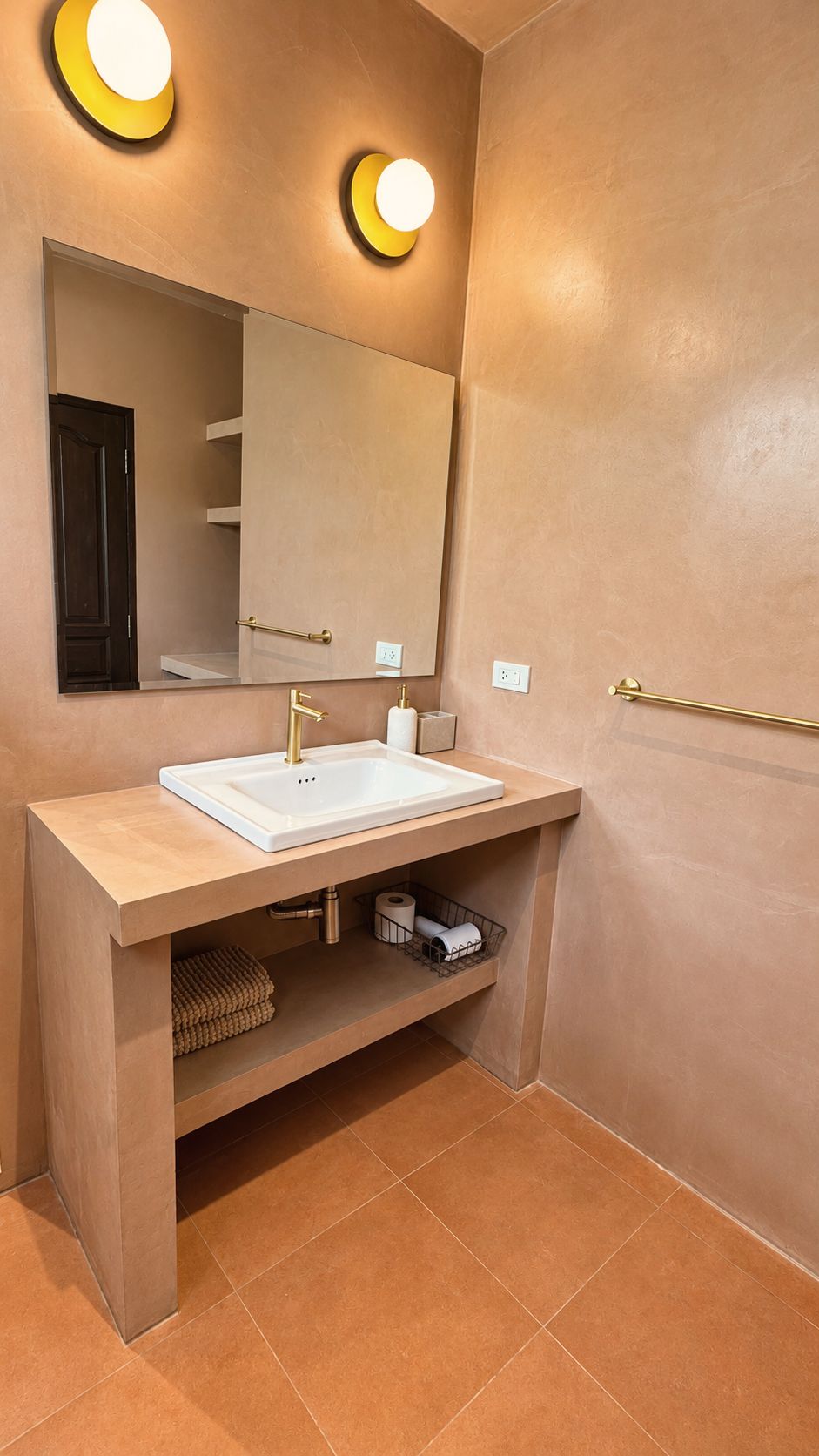 Tamarind — bathroom
